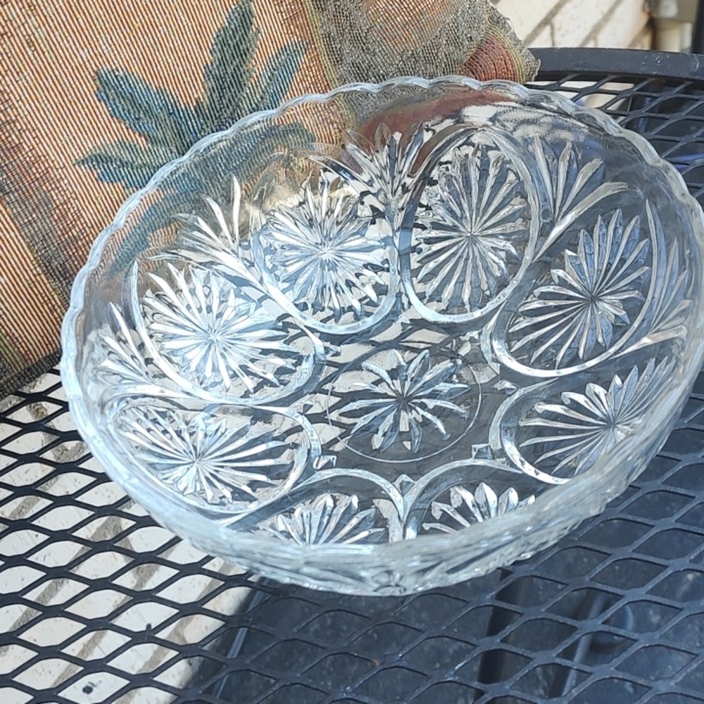 Clear,Glass Serving Bowl ⭐burst Pattern - Picture 5 of 8